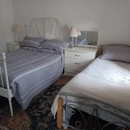 Fado Homestay *